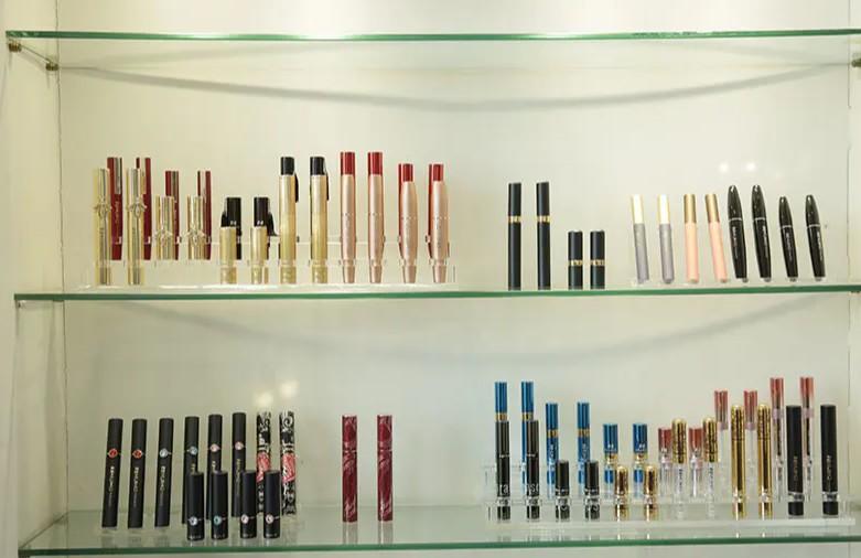 Designing Lipstick Tubes: The Psychology Behind Attractive Packaging