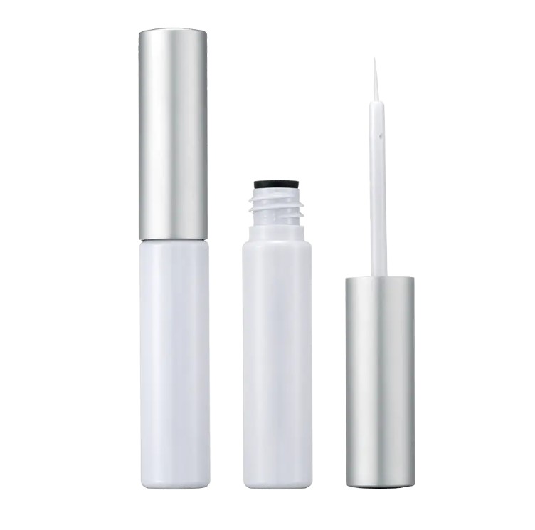 Will the spiral mouth design of the empty eyeliner tube affect the user's smoothness or comfort during use?