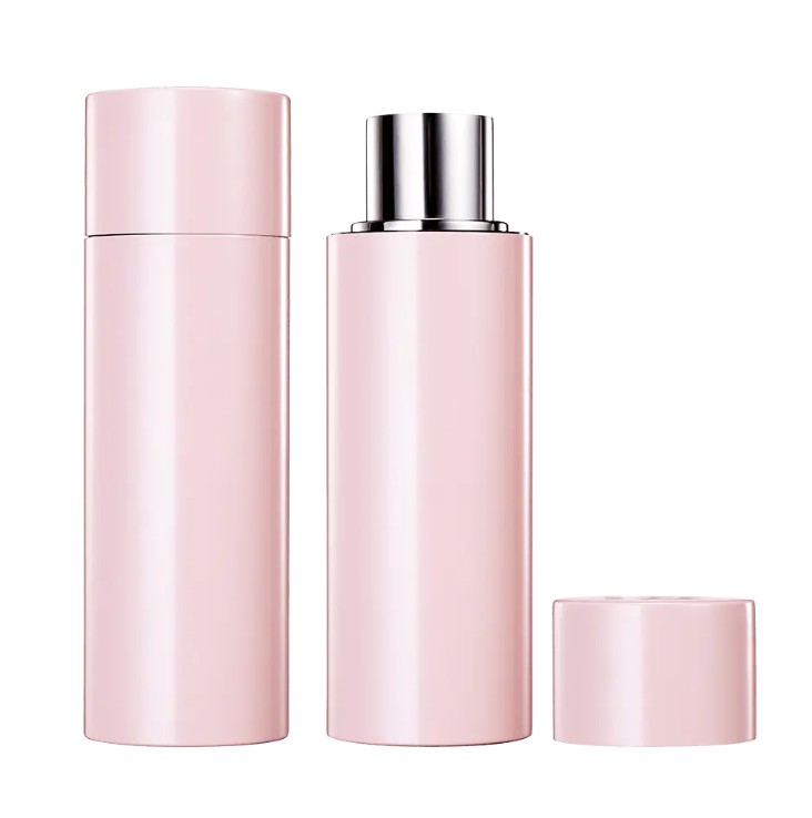 Does the magnetic design of the round magnetic aluminum concealer container affect the use or preservation of the concealer?